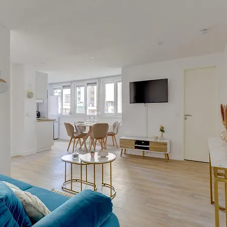Sublim And New In Buttes-chaumont Apartman *